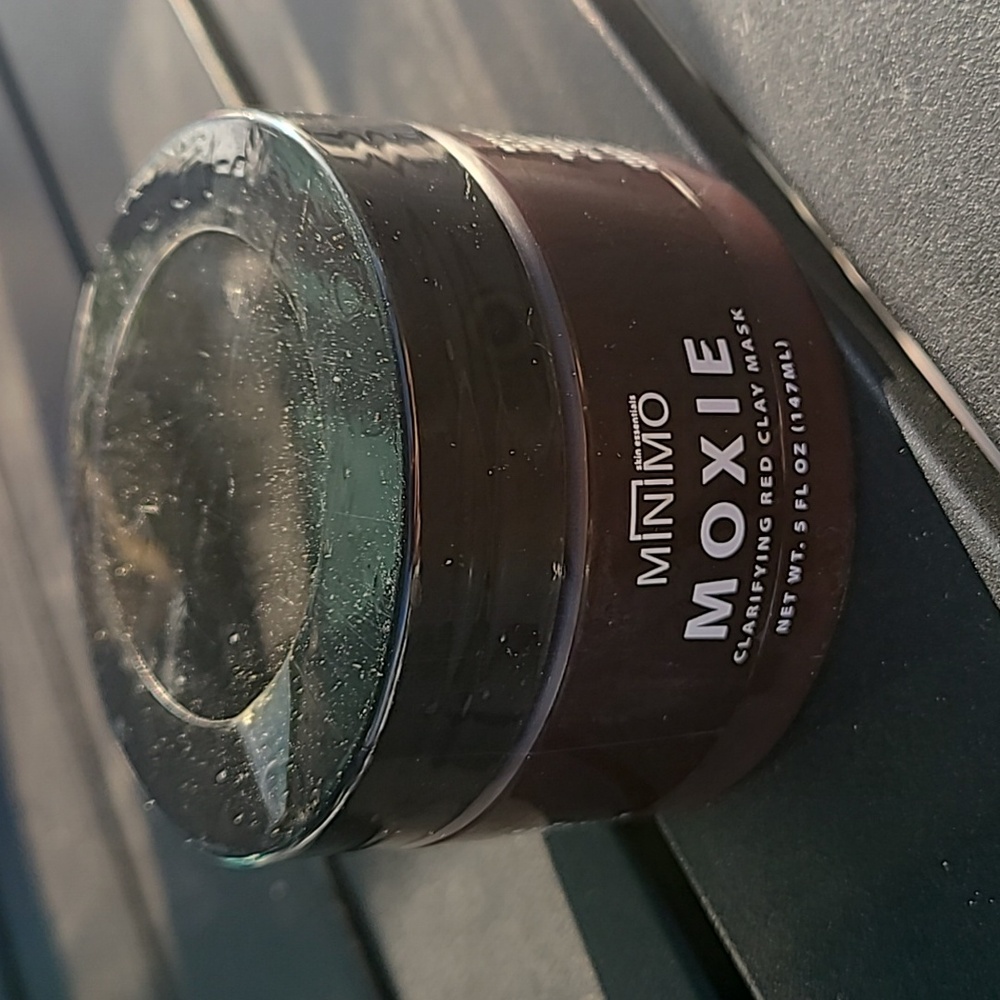 Minimo Moxie Clarifying Red Clay Mask .5 FL. OZ.
